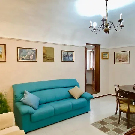 La Casa Di Dino Apartment *